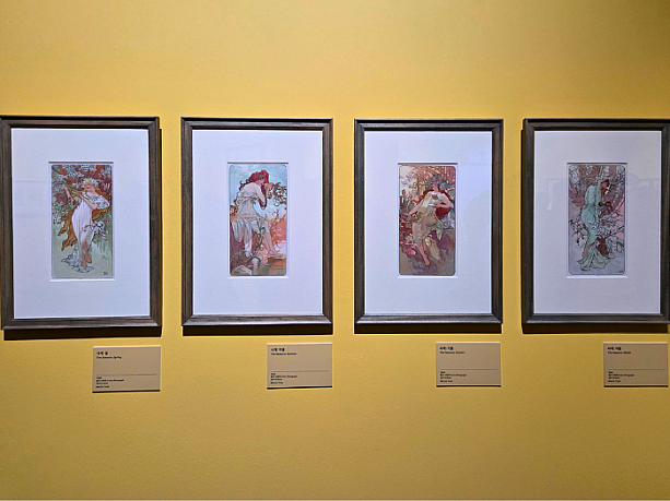 女性像と自然を融合させた装飾パネルの傑作「四季（The Seasons）」。