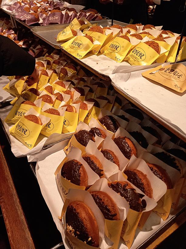 ティギムソボロのシリーズが色々。オリジナルの餡入りにさつまいも、チョコレート、抹茶などあります~。