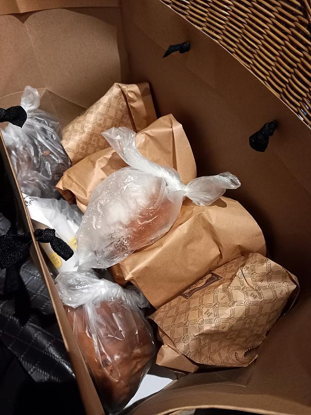 こんなに買ってしまいましたが、確実にソウルのパン屋さんよりコスパ抜群！でも、ちょっと買いすぎたかなぁ＾＾