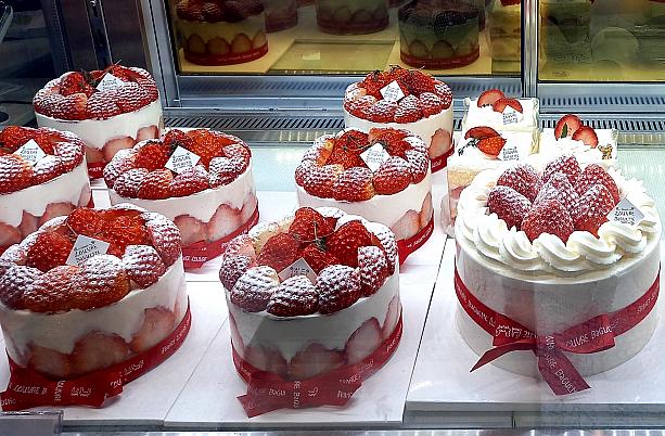 苺ケーキも美味しそう♪
