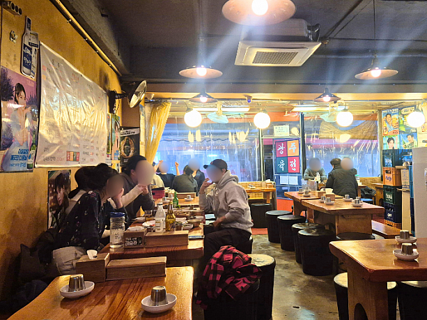 ローカル感のある店内の雰囲気もまた魅力的。