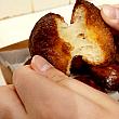 外側はかなりハードで中はやわらかく、味はフツーに美味しいですが、２時間はちょっとキツかった…