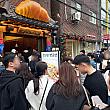 その横にもう一軒、塩パン屋さんが。こちらも行列~！