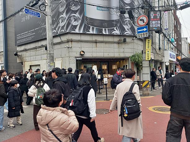 いつも行列の塩パン人気店。