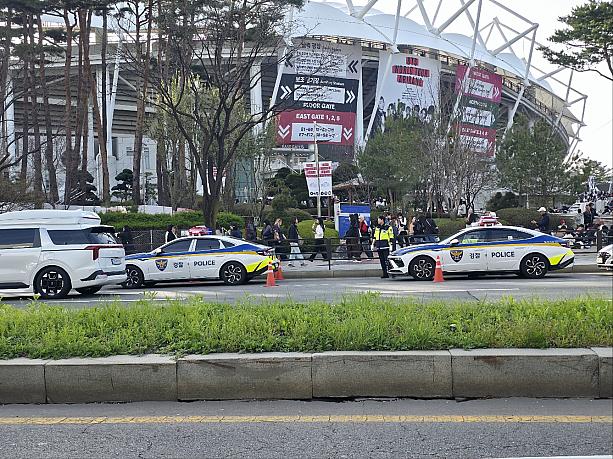 警察官は、もしものために安全パトロール中～