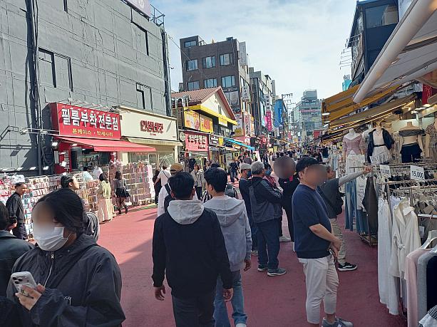 さらに駐車場通りの方に行くと、