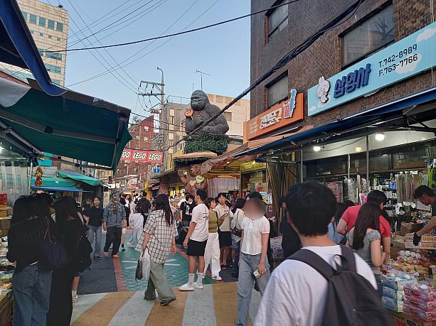ナビは週末、東大門駅のすぐお隣、東廟(トンミョ）駅前の玩具通りへ~！