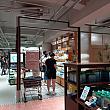 縦長の店舗で思ったより品ぞろえもよし~。