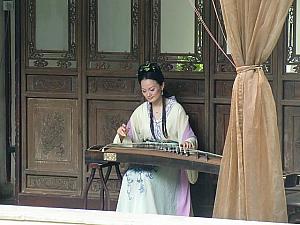 蘇州美女による楽器演奏も。