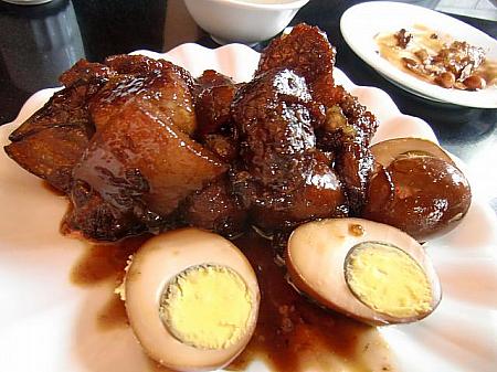 上海を代表する家庭料理「紅焼肉」。煮卵も美味。