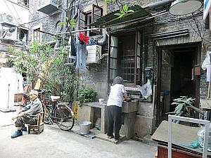 庶民的な風景もあって、