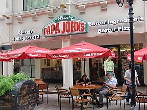 上海ではお馴染みのピザチェーン「PAPA JOHN'S」