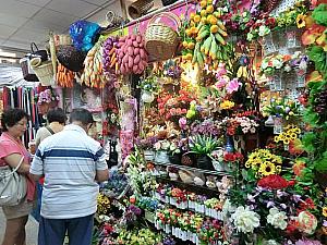 造花専門店は地元のお母さん方に人気