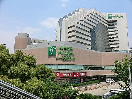1階に熊城超市がある「広場楼」