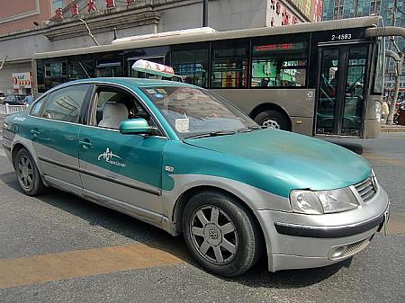 杭州のバスとタクシー。
