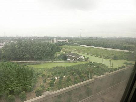 ぼーっと車窓を眺めていると、あっという間に蘇州着。この日は一つ前の昆山駅にも停車しました