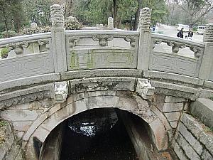 そこここに貴重な史跡があります。
