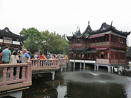 中国らしい街並を散策
