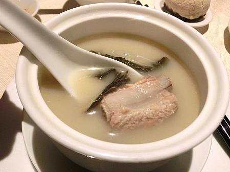 日本人的には馴染みは薄いかもですが、広東料理といえばスープです
