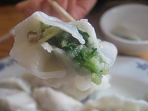 ＜香菇青菜馅＞　2元/両 <br>
「香茹」はシイタケ、「青菜」はまさに普通の菜っ葉のこと。お味は「あっさりとした感じで食べやすい」そうです。 
