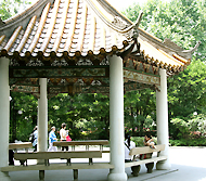 お昼休みの公園 -襄陽公園