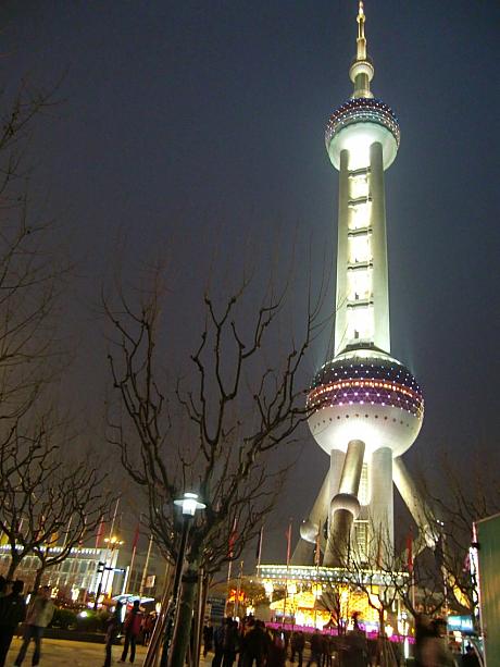 高いので、寝ころがらないと上まで入らないのです。