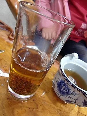世界三大紅茶に数えられる祁門紅茶の産地も安徽省。店員さん曰く、ミルクティーにしてもおいしいそう。ご自宅でお試しを。
