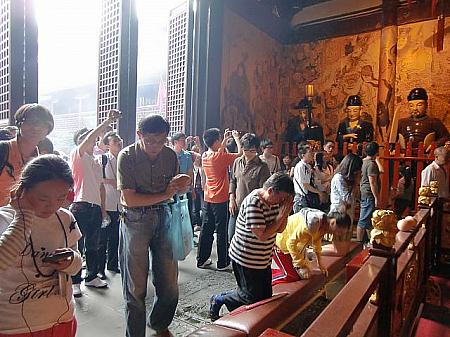 上海のパワースポットめぐり 龍華寺 城隍廟 玉仏寺 占い 精進料理風水