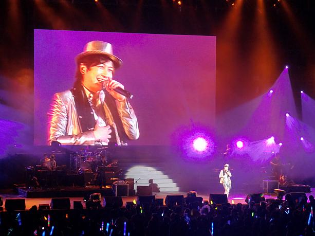 上海のファンたちの歓声にとにかく感激していた小野大輔。ユニークなステージで盛り上げてくれました。