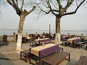 水辺の茶館。
