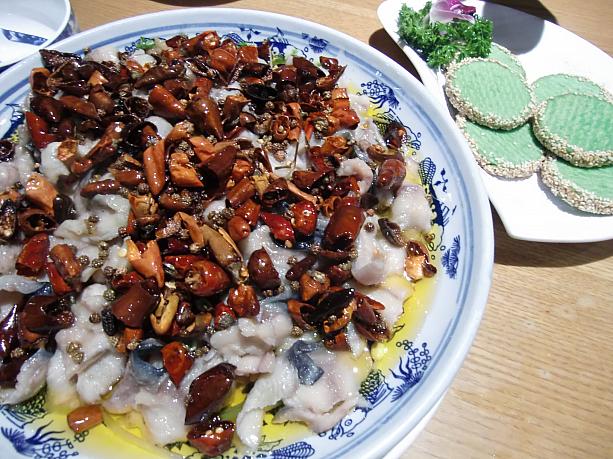 ピリ辛ナマズ料理「楽活鯰魚」が大人気の四川料理店「辛香匯」。人気は味と安さだけではないのかも。