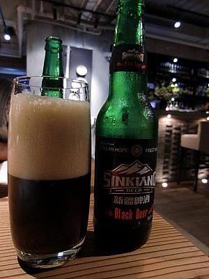 これも中国ビールの一種?　新疆ビール。