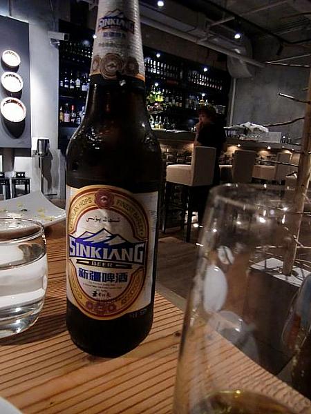 新疆ビールだけでも種類はいろいろ。飲み比べてみて下さい。
