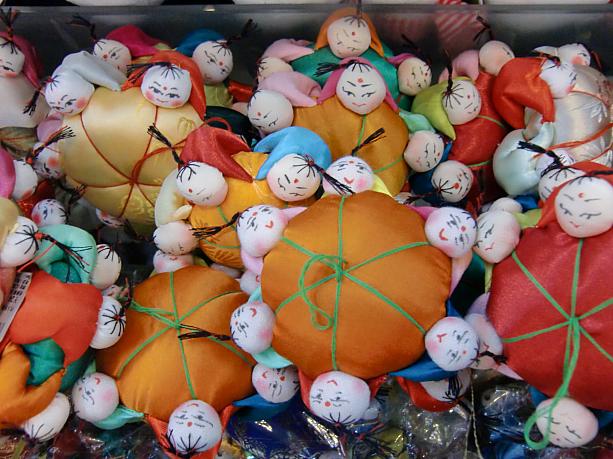 中国土産の定番・針刺し。でも、これが売られているのはもはやもう空港だけかも。