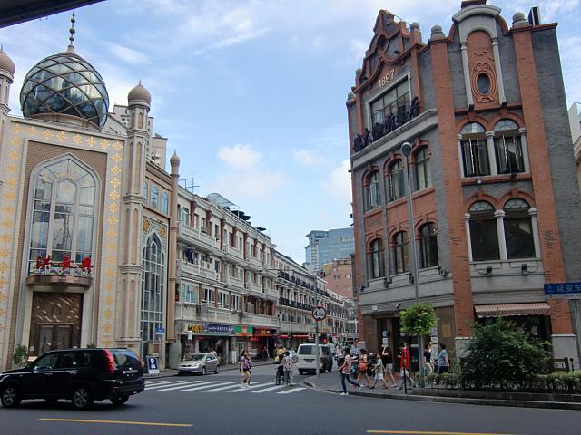 昼下がりの雲南南路を散歩しました。 上海ナビ
