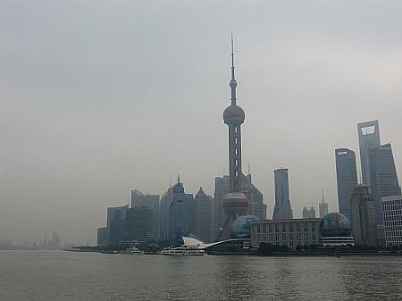 確かに、上海は青空が見られる日が少ないかも