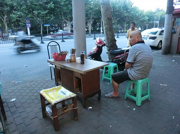 豫園周辺、南市周辺にはこんなミニ屋台も