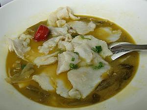 「酸菜魚」。中国式の高菜と唐辛子で煮込んだ魚料理。冬に食べると体の芯から温まります