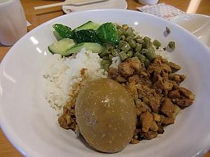 「千秋膳房」（台湾料理）。日本人の求める中華料理の味。麺やチャーハンもおかずもお勧め