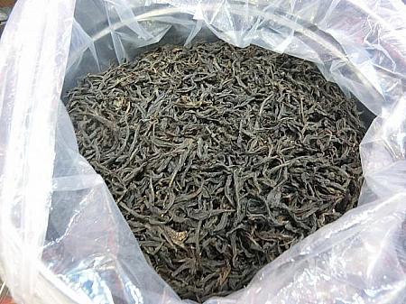 中国茶好きには市場の量り売り中国茶は魅力的