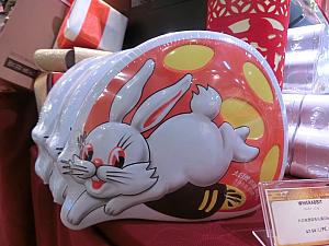 上海名物「大白兔」。せっかく買うなら缶入りを