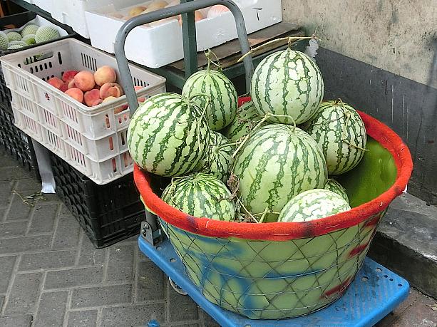 上海人にとって、スイカは庶民的で安い果物の代表格