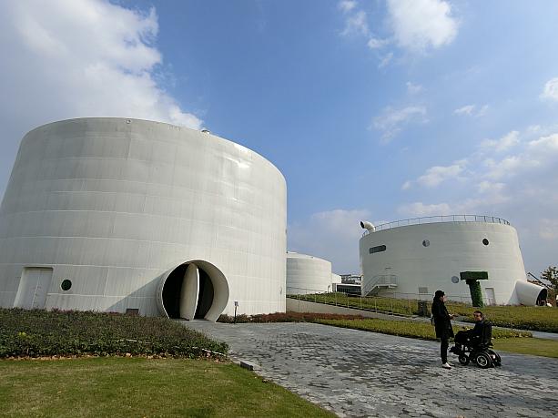 西岸エリアに登場した「上海油罐芸術中心」です