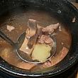 甕みたいな形の器で煮込んだ「瓦罐湯」