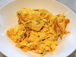 銀魚炒蛋（淡水シラウオと卵炒め）