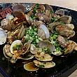 ザリガニを食べに行くと、なぜか「甲殻類の日」にしたくなります。アサリのニンニク炒め。美味