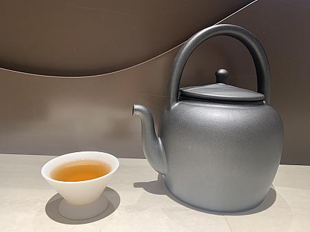 この日は「古樹紅茶（古木から採れる中国紅茶）」をチョイス