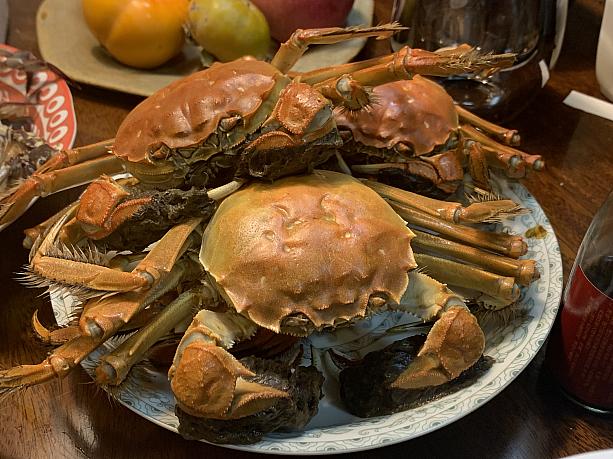 今年、「大家さん（または親戚）から蟹が届いた。食べに来て」というお誘いが増えた気が。蟹を贈るブーム、大歓迎です