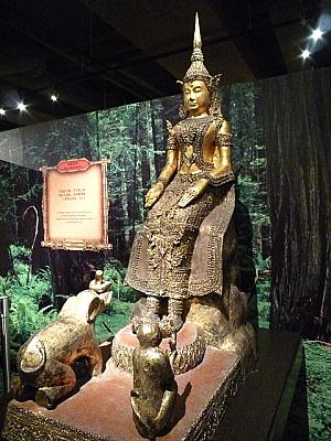 タイ、アユタヤの仏陀像