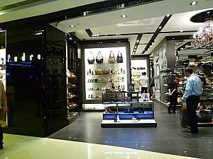 東南アジアで人気の靴店「ペドロ」